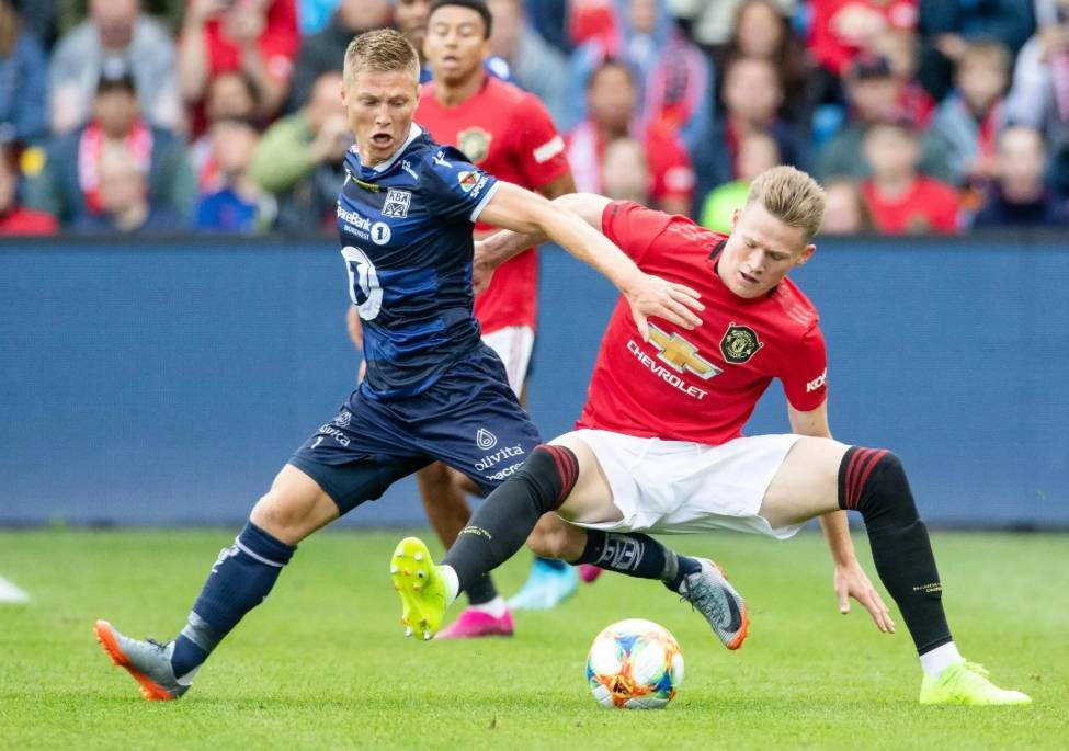 乐竟官网 -包含集结日德国杯焦点战,切尔西状态回暖,球迷炸锅,团队化学反应显著的词条