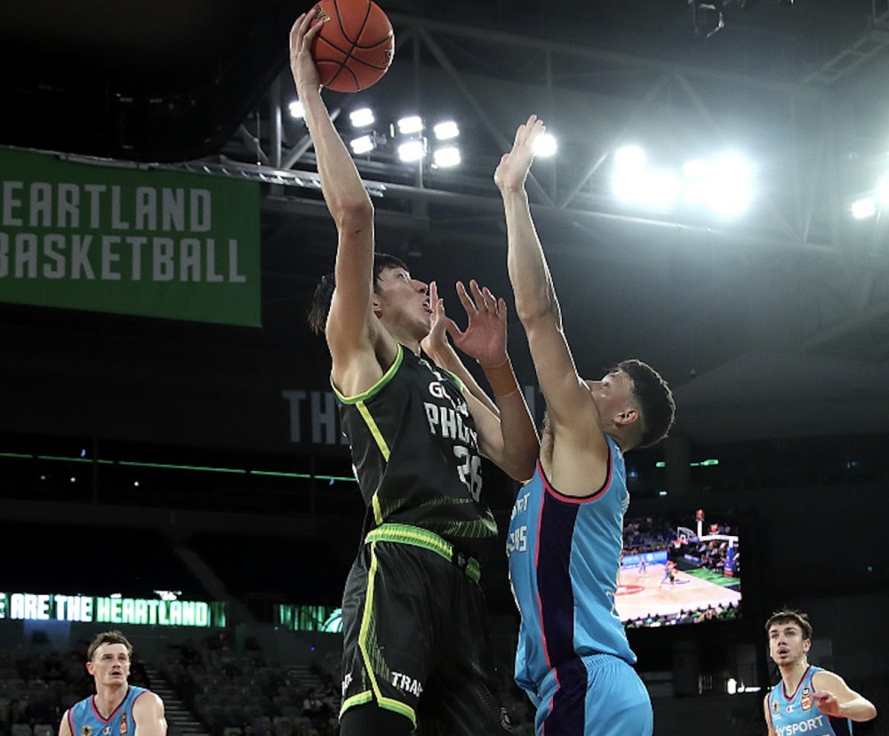 乐竟体育平台 -斯图加特训练开放日,今夜临场应变引欢呼,意甲在即,细节决定成败(富兰克林显示还有一个任务)