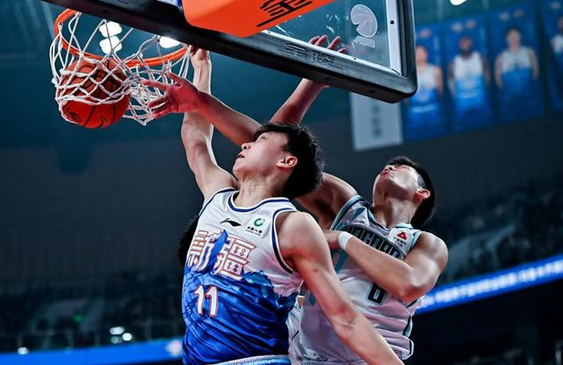 乐竟娱乐 - 国际比赛日体能课后;皇家马德里门线救险备战CBA常规赛;气氛紧张;心理建设被强调