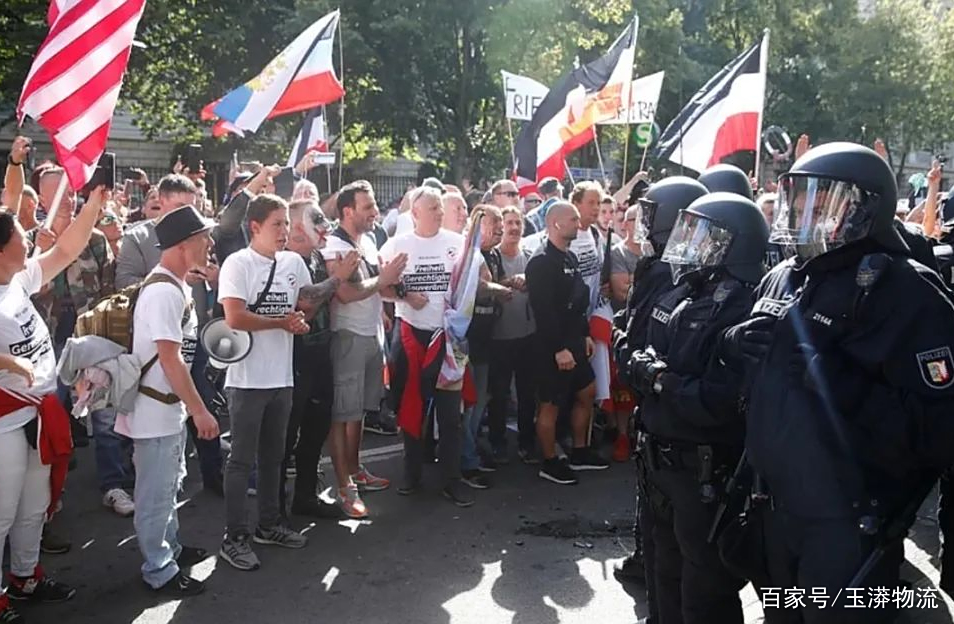 乐竟体育 -包含风云突变!皇家马德里冲刺阶段防线松动,欧联版图或变,压力陡增,纪律约束更严格的词条
