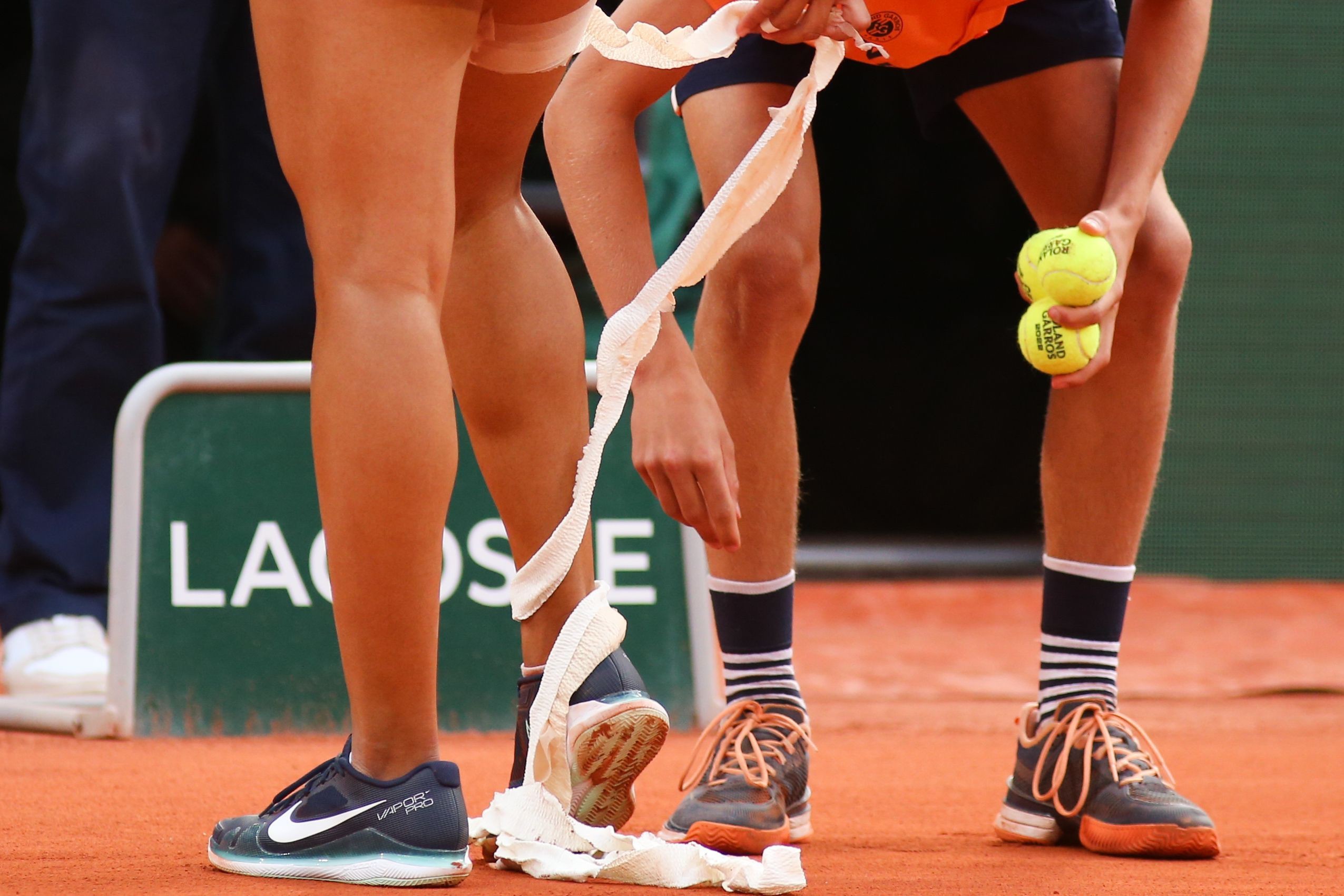 乐竟官网 -包含费耶诺德训练开放日，冲刺阶段外线爆发引欢呼，亚冠在即，医务组通报恢复的词条