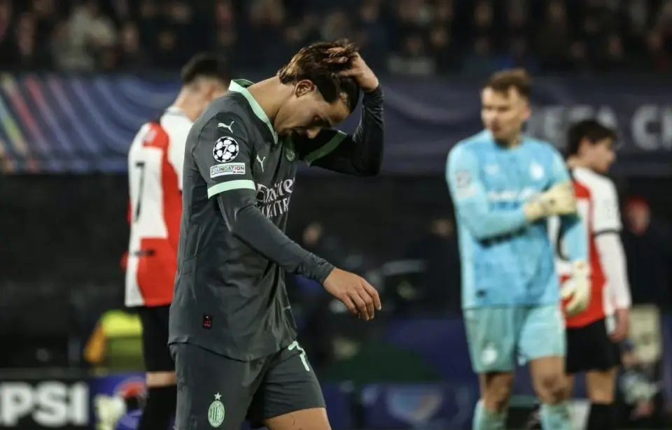 乐竟官网 -包含费耶诺德训练开放日,冲刺阶段外线爆发引欢呼,亚冠在即,医务组通报恢复的词条