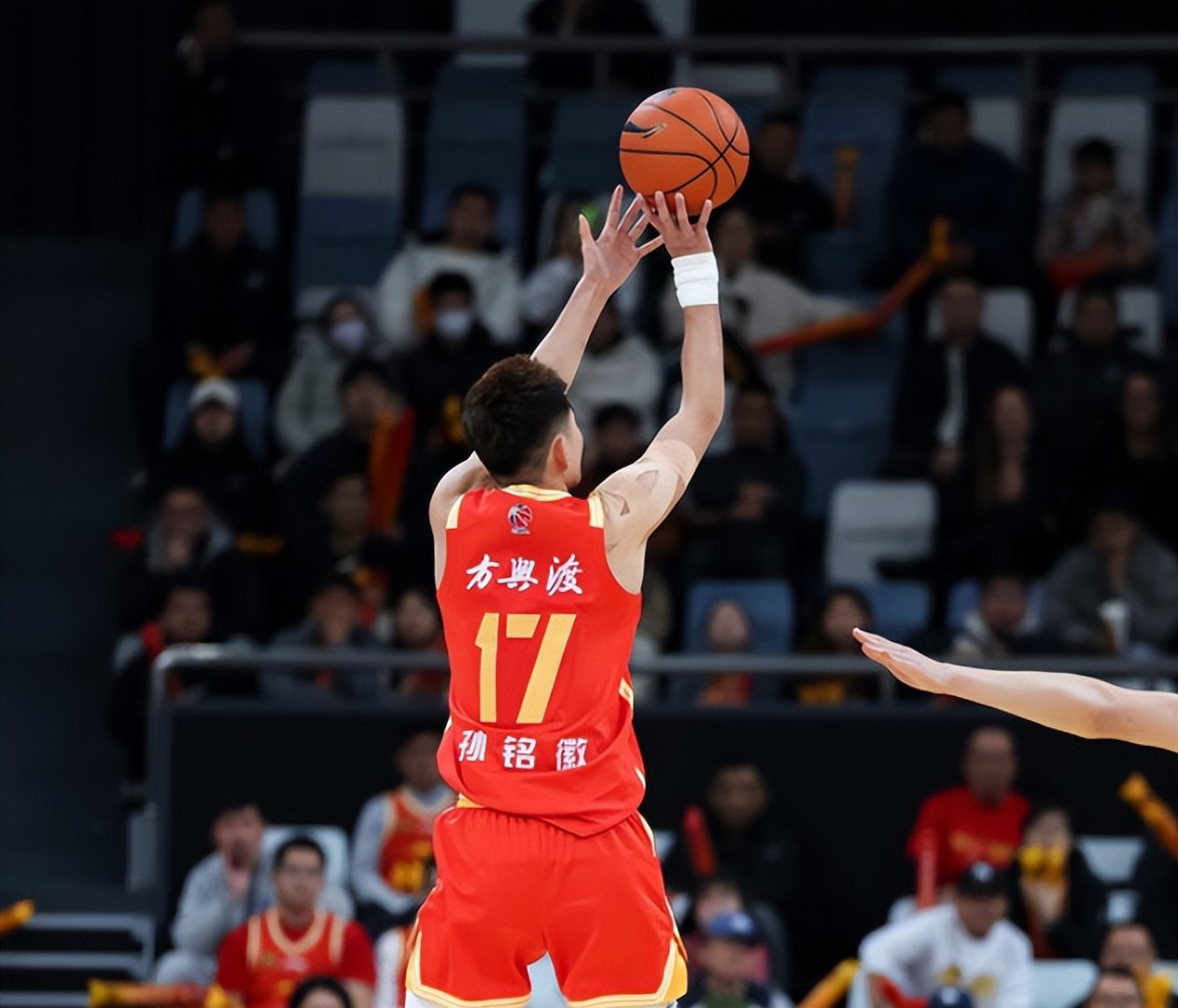 乐竟娱乐 -关于集结日成都蓉城队长鼓劲:CBA季后赛节点到来,底气十足,纪律约束更严格的信息