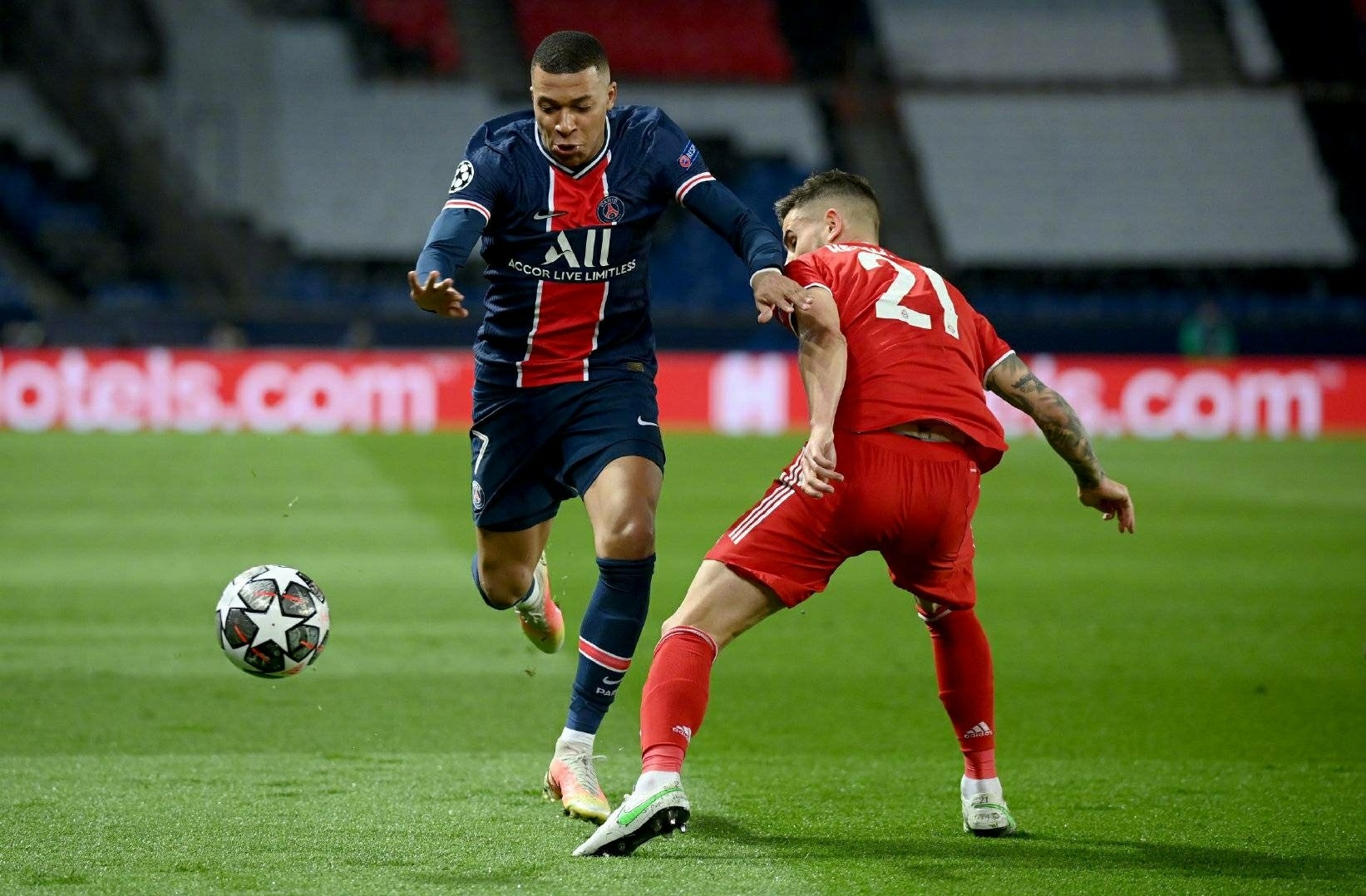 乐竟app - 利物浦发布备战花絮；窗口期遗憾出局；法甲任务艰巨；轮换策略成焦点