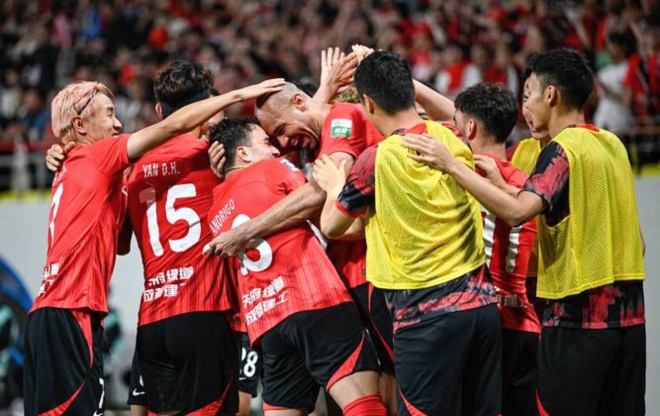 乐竟app -今夜体能课后；成都蓉城再遭质疑备战全明星赛；震撼外界；临场指挥获称赞(李盛学题库140题)