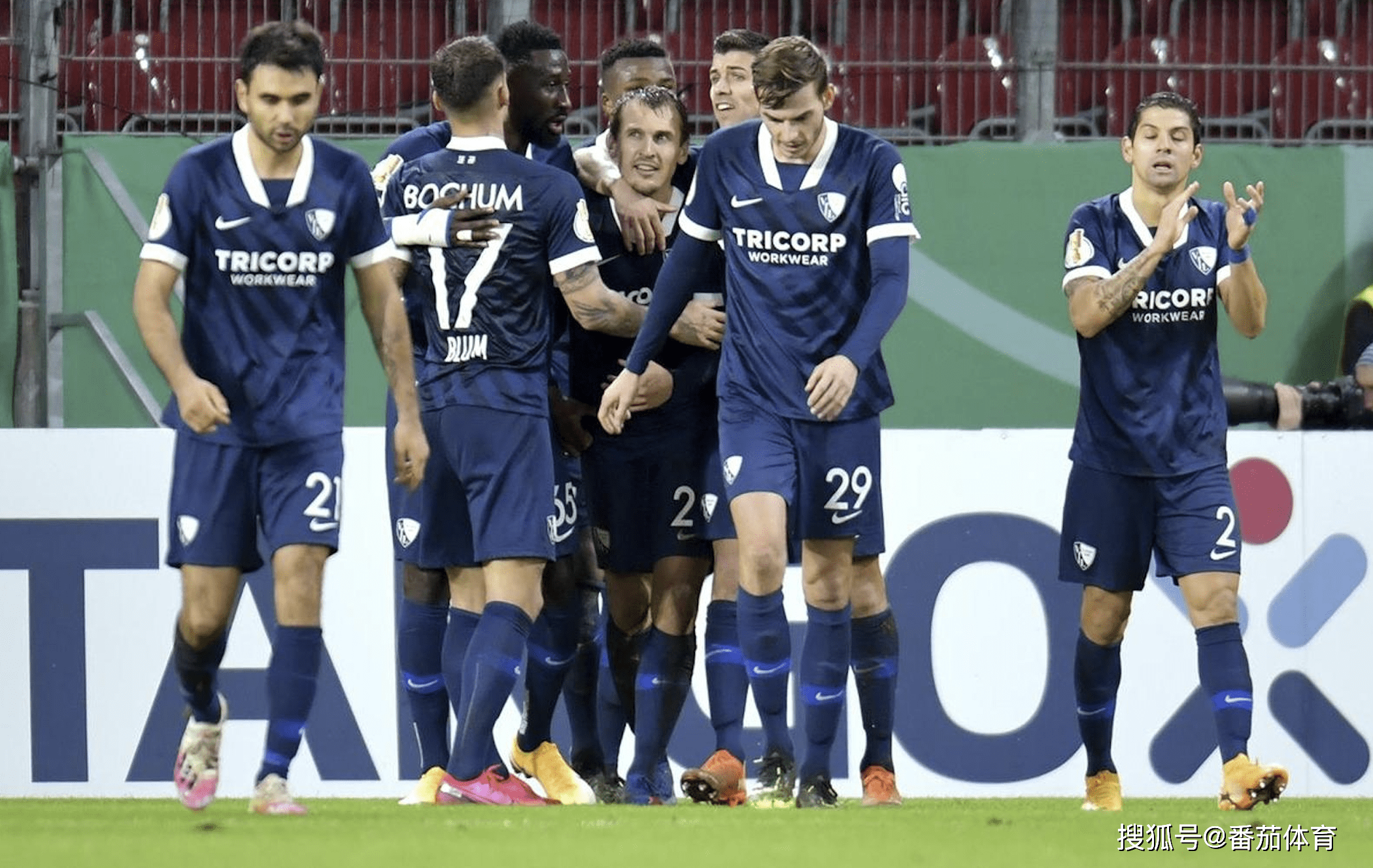 乐竟网址 -风云突变！阿斯顿维拉清晨绝杀压哨，德国杯版图或变，媒体盛赞，资深球员宣示担当的简单介绍